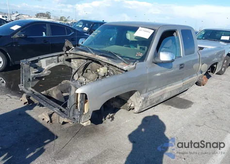 2002 Chevrolet Silverado 1500 Ls z USA, uszkodzony, nr VIN 2GCEC19V421358727